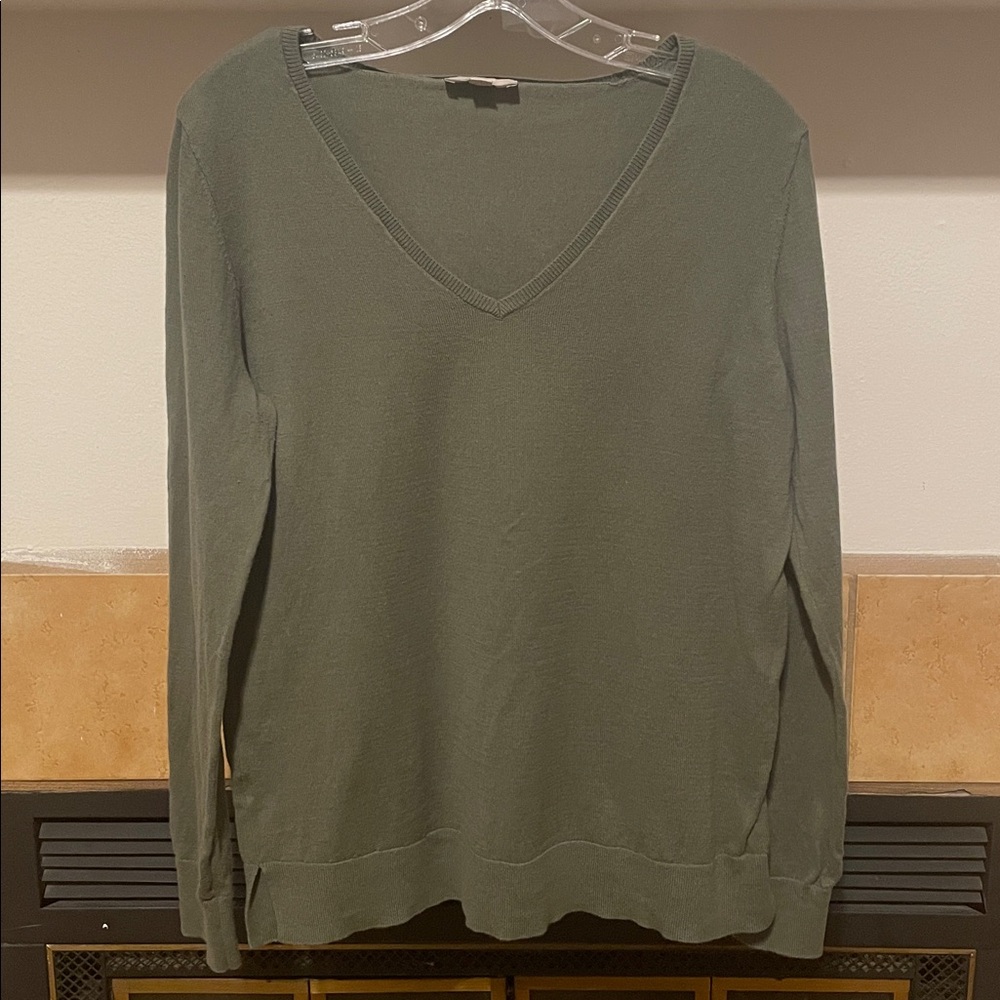 LOFT Women's V-Neck Top - Olive Green (size L)